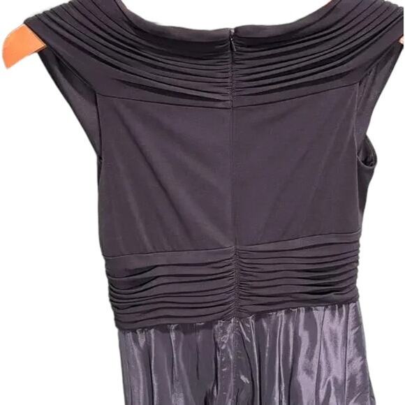 Tadashi Shoji Black Satin Fit-and-Flare Dress | Size 6 | Elegant Evening Wear - Picture 5 of 9